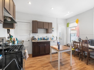36 Fountain Ave, Somerville, Massachusetts, 3 Bedrooms Bedrooms, 6 Rooms Rooms,1 BathroomBathrooms,Residential Lease,For Rent,Fountain Ave,73549093