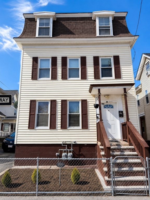 33 S Whipple St, Lowell, Massachusetts, 8 Bedrooms Bedrooms, 13 Rooms Rooms,3 BathroomsBathrooms,Residential Income,For Sale,S Whipple St,73548937
