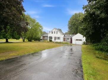 1 Mohawk Dr, North Attleboro, Massachusetts, 4 Bedrooms Bedrooms, 8 Rooms Rooms,2.5 BathroomsBathrooms,Residential,For Sale,Mohawk Dr,73548876
