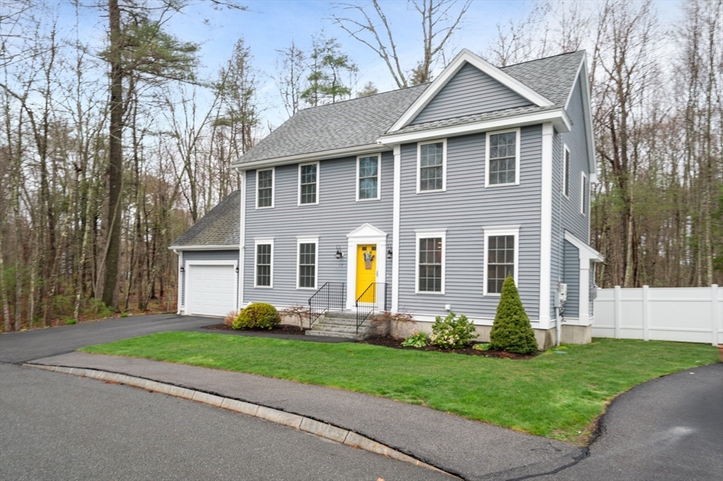 17 Mason Ln, Salisbury, Massachusetts, 3 Bedrooms Bedrooms, 6 Rooms Rooms,2.5 BathroomsBathrooms,Residential,For Sale,Mason Ln,73511420