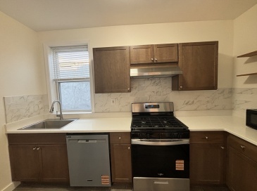 1371 Commonwealth Avenue, Boston, Massachusetts, 3 Bedrooms Bedrooms, 5 Rooms Rooms,1 BathroomBathrooms,Residential Lease,For Rent,Commonwealth Avenue,73549304