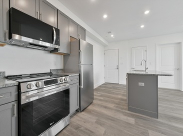 585 Essex St, Lynn, Massachusetts, 2 Bedrooms Bedrooms, 3 Rooms Rooms,1 BathroomBathrooms,Residential Lease,For Rent,Essex St,73549322
