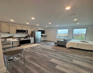 585 Essex St, Lynn, Massachusetts, 1 Room Rooms,1 BathroomBathrooms,Residential Lease,For Rent,Essex St,73549309