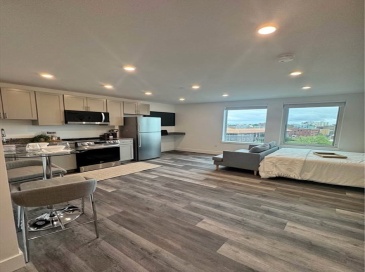 585 Essex St, Lynn, Massachusetts, 1 Room Rooms,1 BathroomBathrooms,Residential Lease,For Rent,Essex St,73549309