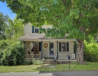 166 Summer St, Amherst, Massachusetts, 3 Bedrooms Bedrooms, 5 Rooms Rooms,1 BathroomBathrooms,Residential,For Sale,Summer St,73549333