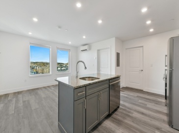 585 Essex St, Lynn, Massachusetts, 2 Bedrooms Bedrooms, 3 Rooms Rooms,1 BathroomBathrooms,Residential Lease,For Rent,Essex St,73549337