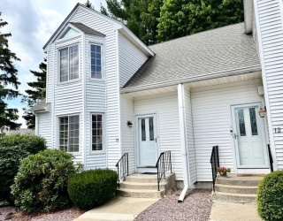 27 Church St, Weymouth, Massachusetts, 2 Bedrooms Bedrooms, 5 Rooms Rooms,1.5 BathroomsBathrooms,Residential,For Sale,Church St,73549334
