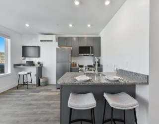 585 Essex St, Lynn, Massachusetts, 1 Room Rooms,1 BathroomBathrooms,Residential Lease,For Rent,Essex St,73549343