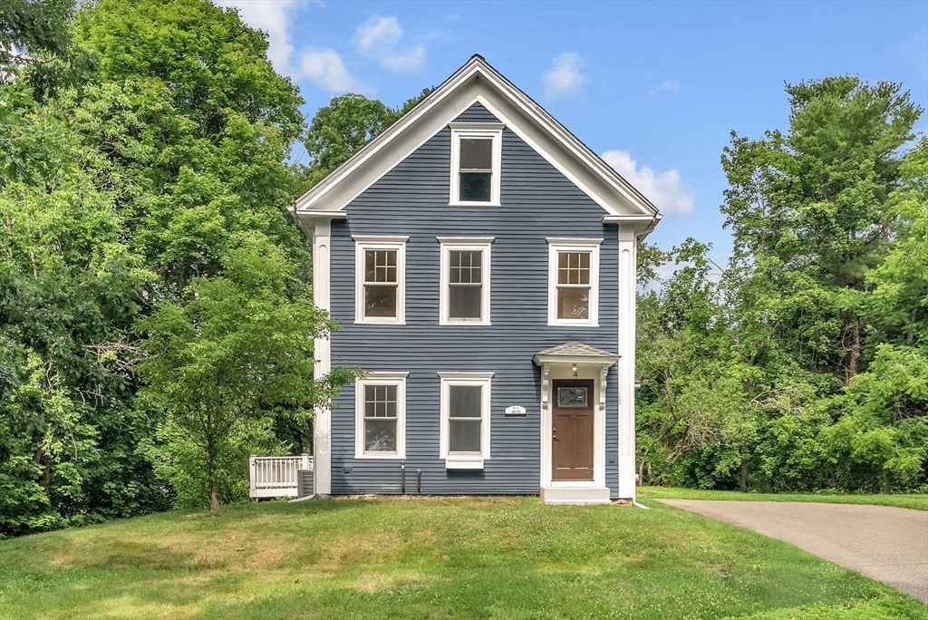 4 Shaw St, Medway, Massachusetts, 4 Bedrooms Bedrooms, 8 Rooms Rooms,1 BathroomBathrooms,Residential,For Sale,Shaw St,73549353