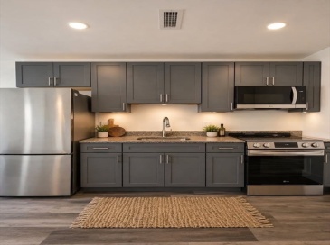 585 Essex St, Lynn, Massachusetts, 1 Bedroom Bedrooms, 2 Rooms Rooms,1 BathroomBathrooms,Residential Lease,For Rent,Essex St,73549352