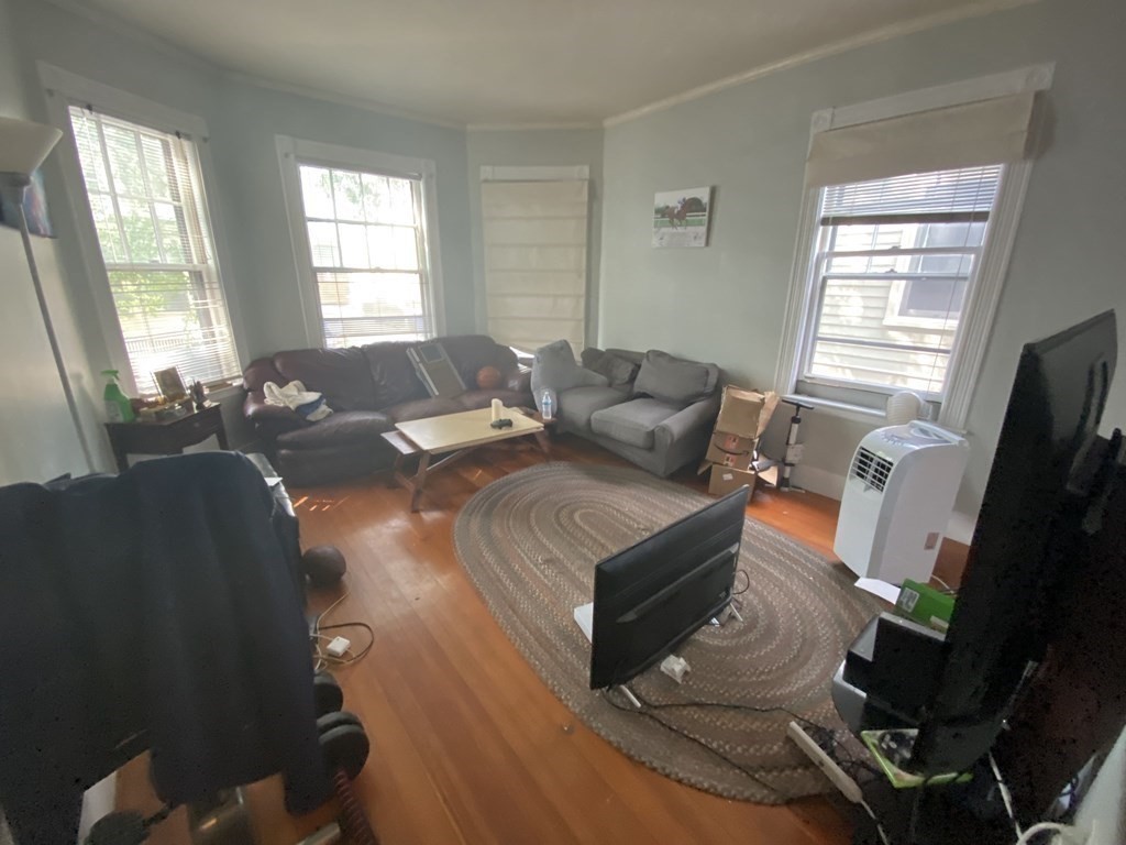 140 Pearl St, Cambridge, Massachusetts, 3 Bedrooms Bedrooms, 4 Rooms Rooms,1 BathroomBathrooms,Residential Lease,For Rent,Pearl St,73549361