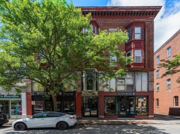 220-224 Washington Street, Brookline, Massachusetts, 2 Bedrooms Bedrooms, 5 Rooms Rooms,1 BathroomBathrooms,Residential,For Sale,Washington Street,73549357 220-224 Washington Street, Brookline, Massachusetts, 2 Bedrooms Bedrooms, 5 Rooms Rooms,1 BathroomBathrooms,Residential,For Sale,Washington Street,73549357