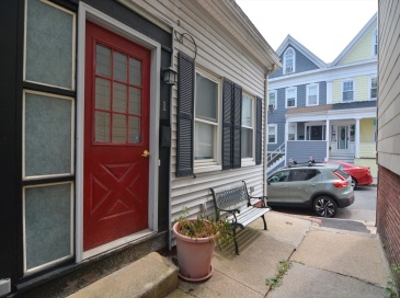 1 Pearl Street Place, Boston, Massachusetts, 3 Bedrooms Bedrooms, 6 Rooms Rooms,1.5 BathroomsBathrooms,Residential Lease,For Rent,Pearl Street Place,73549364