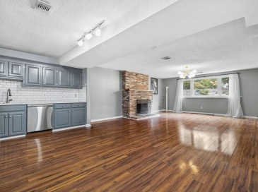 40 Cross Street, Quincy, Massachusetts, 2 Bedrooms Bedrooms, 5 Rooms Rooms,1 BathroomBathrooms,Residential Lease,For Rent,Cross Street,73549362