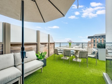 133 Seaport Blvd, Boston, Massachusetts, 3 Bedrooms Bedrooms, 5 Rooms Rooms,2.5 BathroomsBathrooms,Residential Lease,For Rent,Seaport Blvd,73549166