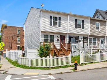 81 Wayland St, Boston, Massachusetts, 2 Bedrooms Bedrooms, 5 Rooms Rooms,1.5 BathroomsBathrooms,Residential,For Sale,Wayland St,73549168