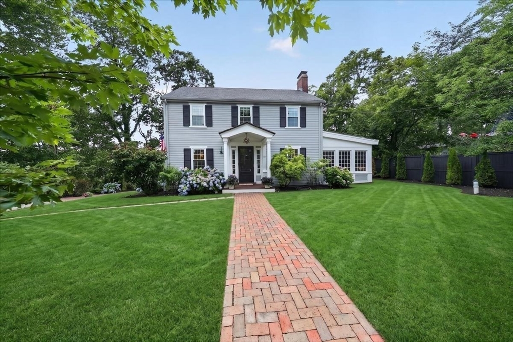 11 Ship St, Hingham, Massachusetts, 3 Bedrooms Bedrooms, 8 Rooms Rooms,2 BathroomsBathrooms,Residential,For Sale,Ship St,73549064