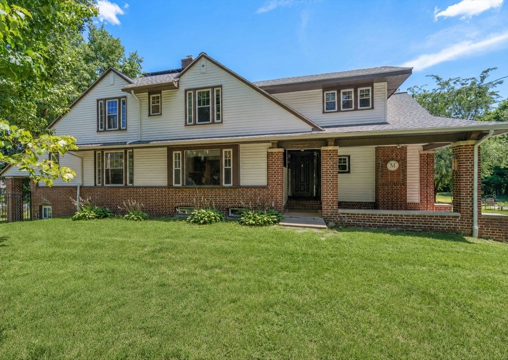 11 Scott Street, Bellingham, Massachusetts, 4 Bedrooms Bedrooms, 9 Rooms Rooms,2.5 BathroomsBathrooms,Residential,For Sale,Scott Street,73549197