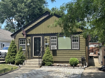 47 Naples Ave, Providence, Rhode Island, 3 Bedrooms Bedrooms, 5 Rooms Rooms,1 BathroomBathrooms,Residential Lease,For Rent,Naples Ave,73549171