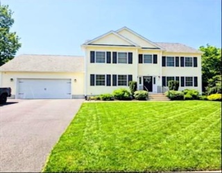 33 Ledgewood Cir, Attleboro, Massachusetts, 3 Bedrooms Bedrooms, 7 Rooms Rooms,2.5 BathroomsBathrooms,Residential,For Sale,Ledgewood Cir,73549086