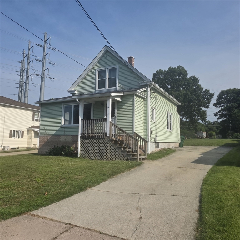 24 Quartus Street, Chicopee, Massachusetts, 3 Bedrooms Bedrooms, 5 Rooms Rooms,1 BathroomBathrooms,Residential Lease,For Rent,Quartus Street,73549221
