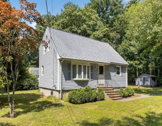 1 Ridgeway Ave, Billerica, Massachusetts, 5 Bedrooms Bedrooms, 8 Rooms Rooms,1.5 BathroomsBathrooms,Residential,For Sale,Ridgeway Ave,73549233
