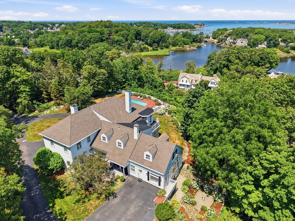 39 Black Horse Lane, Cohasset, Massachusetts, 4 Bedrooms Bedrooms, 12 Rooms Rooms,3.5 BathroomsBathrooms,Residential Lease,For Rent,Black Horse Lane,73549249