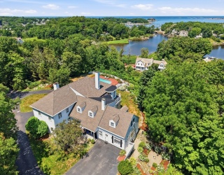 39 Black Horse Lane, Cohasset, Massachusetts, 4 Bedrooms Bedrooms, 12 Rooms Rooms,3.5 BathroomsBathrooms,Residential Lease,For Rent,Black Horse Lane,73549249
