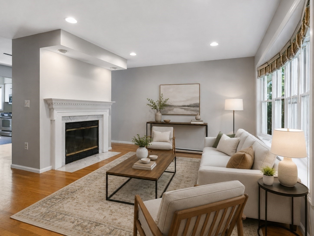 8 Locust Ln, Watertown, Massachusetts, 4 Bedrooms Bedrooms, 6 Rooms Rooms,2.5 BathroomsBathrooms,Residential Lease,For Rent,Locust Ln,73549257