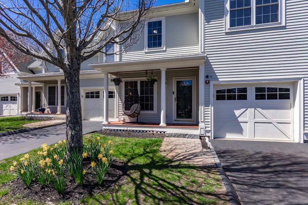 13 Junction Lane, Hamilton, Massachusetts, 3 Bedrooms Bedrooms, 6 Rooms Rooms,2.5 BathroomsBathrooms,Residential,For Sale,Junction Lane,73509946