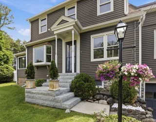 1 Abbot Street, Westford, Massachusetts, 4 Bedrooms Bedrooms, 9 Rooms Rooms,2 BathroomsBathrooms,Residential,For Sale,Abbot Street,73528513