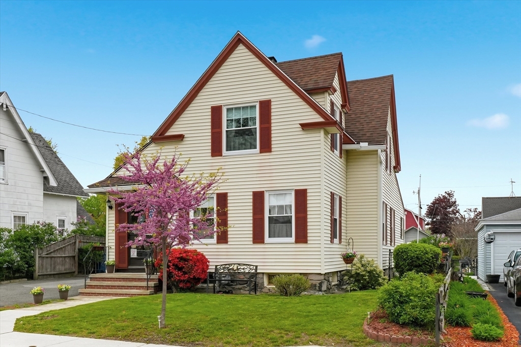 69 Greenfield Street, Lawrence, Massachusetts, 4 Bedrooms Bedrooms, 8 Rooms Rooms,1.5 BathroomsBathrooms,Residential,For Sale,Greenfield Street,73521753