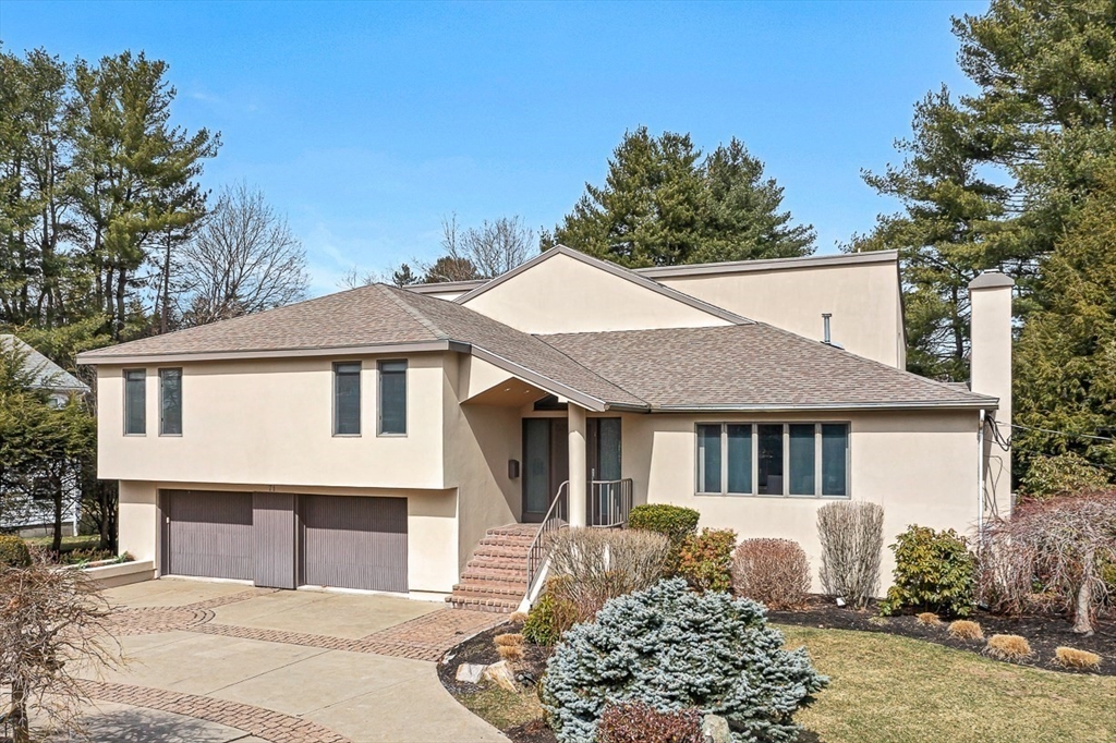 71 Farina Rd, Newton, Massachusetts, 5 Bedrooms Bedrooms, 11 Rooms Rooms,5 BathroomsBathrooms,Residential,For Sale,Farina Rd,73489367