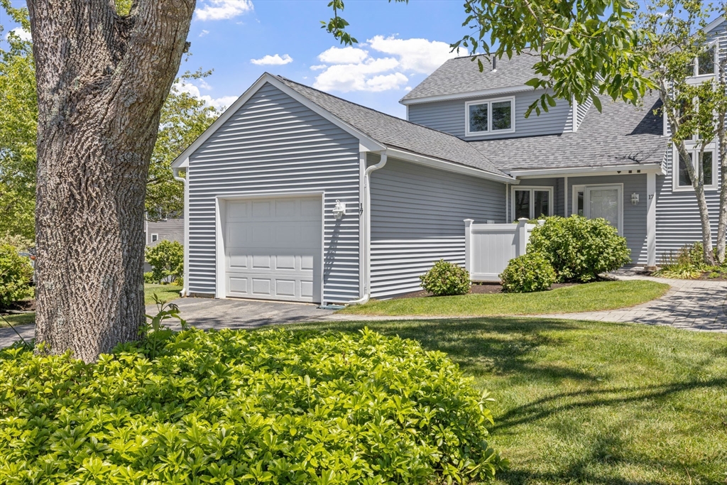 17 Fairway Dr., Plymouth, Massachusetts, 3 Bedrooms Bedrooms, 8 Rooms Rooms,3.5 BathroomsBathrooms,Residential,For Sale,Fairway Dr.,73537859