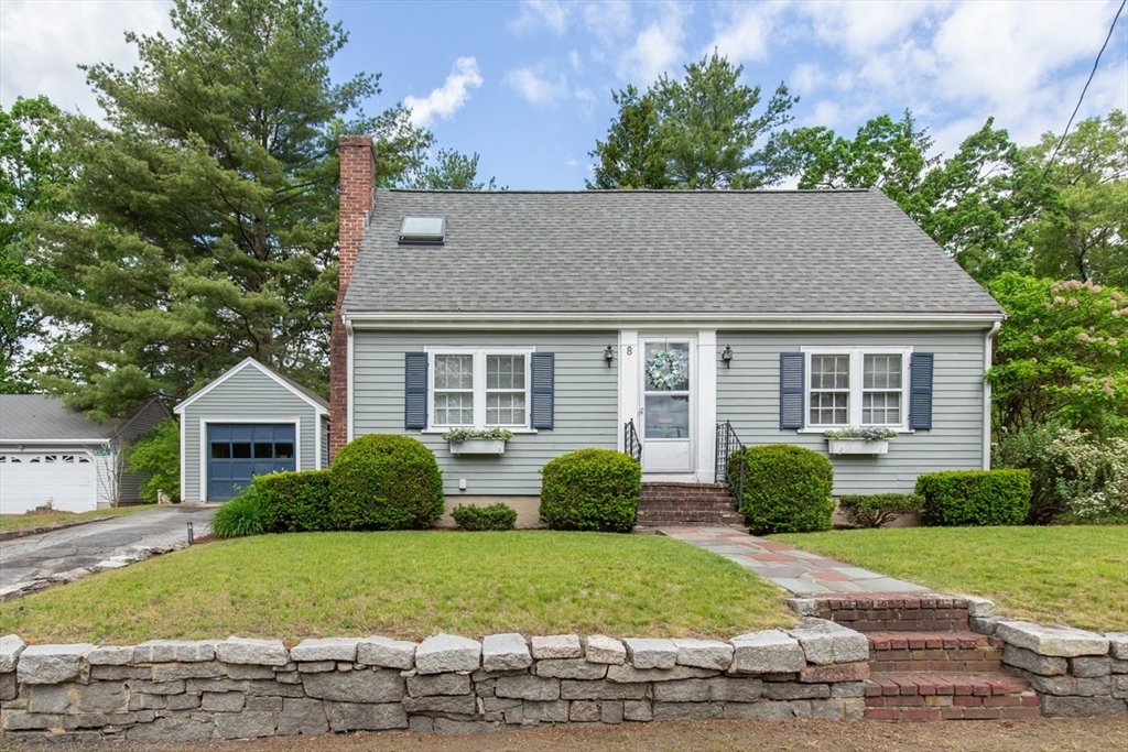 8 Beech St, Chelmsford, Massachusetts, 3 Bedrooms Bedrooms, 7 Rooms Rooms,1.5 BathroomsBathrooms,Residential,For Sale,Beech St,73526505