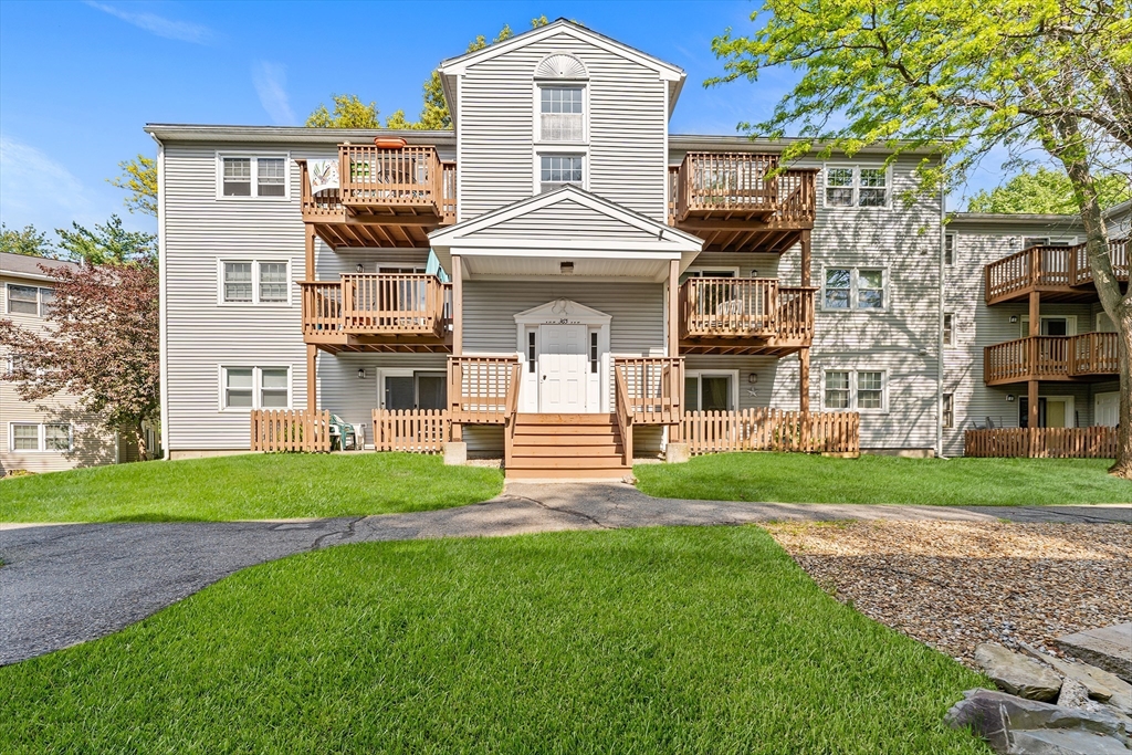 365 Aiken Ave, Lowell, Massachusetts, 2 Bedrooms Bedrooms, 4 Rooms Rooms,1 BathroomBathrooms,Residential,For Sale,Aiken Ave,73521704