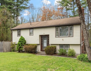 10 Meadowglen Rd, Billerica, Massachusetts, 3 Bedrooms Bedrooms, 8 Rooms Rooms,1.5 BathroomsBathrooms,Residential,For Sale,Meadowglen Rd,73517874