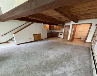 261 School St, Groveland, Massachusetts, 1 Bedroom Bedrooms, 5 Rooms Rooms,1.5 BathroomsBathrooms,Residential Lease,For Rent,School St,73543340