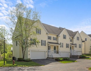 193 Elm Street, North Reading, Massachusetts, 2 Bedrooms Bedrooms, 7 Rooms Rooms,2.5 BathroomsBathrooms,Residential,For Sale,Elm Street,73524988