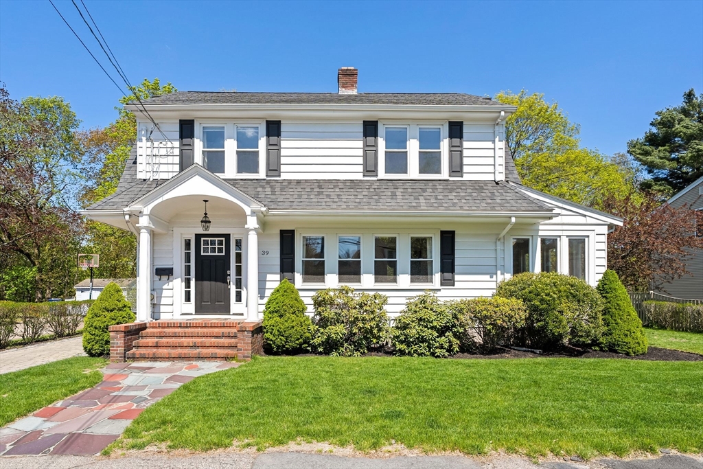 39 Park St, Milton, Massachusetts, 3 Bedrooms Bedrooms, 8 Rooms Rooms,1.5 BathroomsBathrooms,Residential,For Sale,Park St,73513892