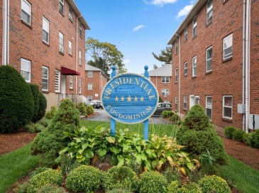 35 Montvale Avenue, Woburn, Massachusetts, 1 Bedroom Bedrooms, 2 Rooms Rooms,1 BathroomBathrooms,Residential,For Sale,Montvale Avenue,73520258