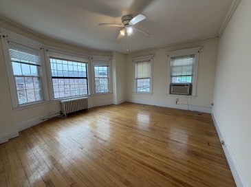 1277 Commonwealth Ave, Boston, Massachusetts, 1 Bedroom Bedrooms, 4 Rooms Rooms,1 BathroomBathrooms,Residential Lease,For Rent,Commonwealth Ave,73549371