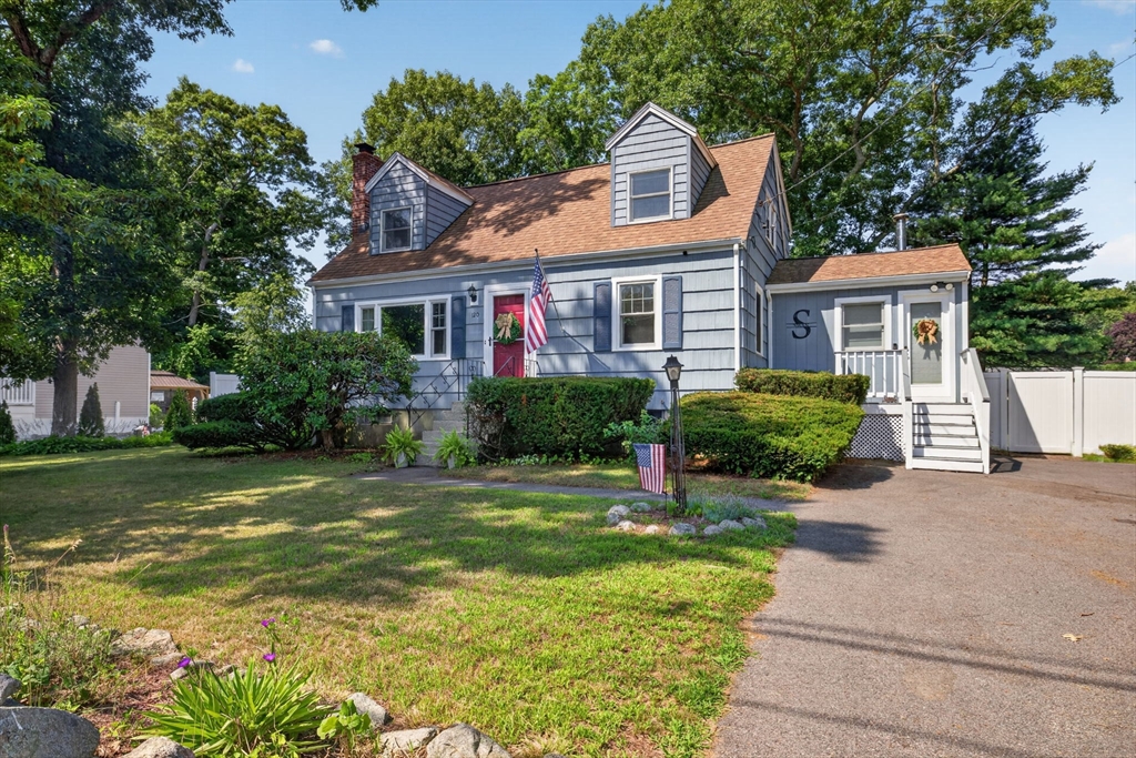 120 Farm St, Bellingham, Massachusetts, 3 Bedrooms Bedrooms, 6 Rooms Rooms,1.5 BathroomsBathrooms,Residential,For Sale,Farm St,73549349