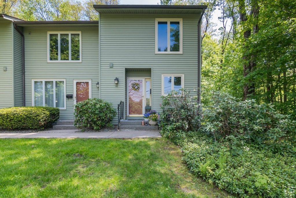 10 Walnut St, Montague, Massachusetts, 3 Bedrooms Bedrooms, 7 Rooms Rooms,1.5 BathroomsBathrooms,Residential,For Sale,Walnut St,73521269