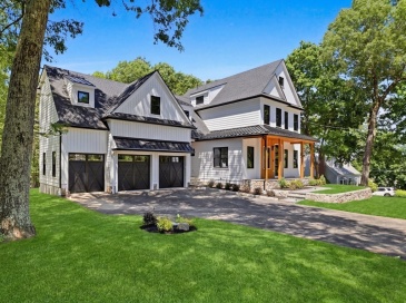4 Foster Rd, Burlington, Massachusetts, 5 Bedrooms Bedrooms, 14 Rooms Rooms,4.5 BathroomsBathrooms,Residential,For Sale,Foster Rd,73549389