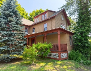 66 West Street, Northampton, Massachusetts, 1 Bedroom Bedrooms, 1 Room Rooms,1 BathroomBathrooms,Residential Lease,For Rent,West Street,73549412