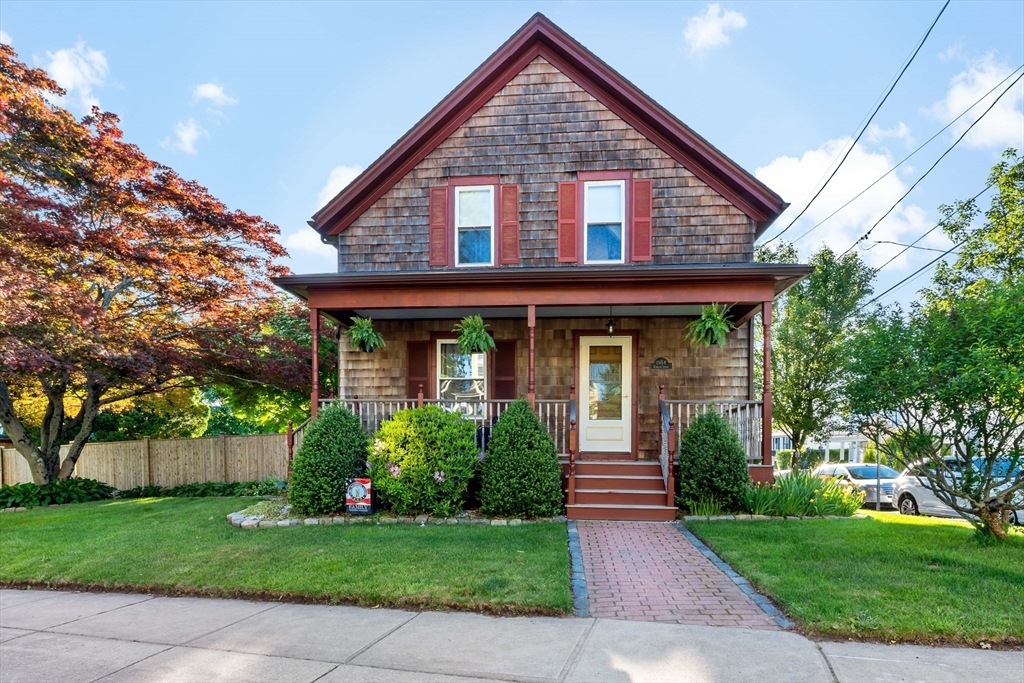1984 Robeson St, Fall River, Massachusetts, 3 Bedrooms Bedrooms, 6 Rooms Rooms,1.5 BathroomsBathrooms,Residential,For Sale,Robeson St,73529349