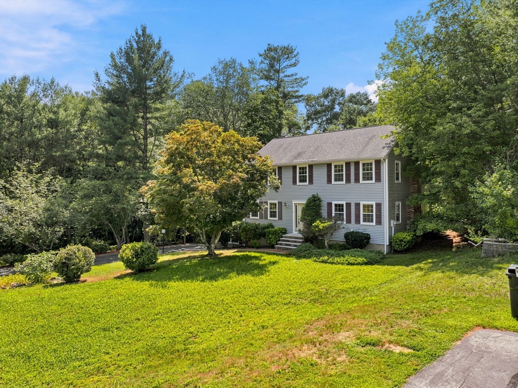 4 Dundas Avenue, Andover, Massachusetts, 4 Bedrooms Bedrooms, 7 Rooms Rooms,2.5 BathroomsBathrooms,Residential,For Sale,Dundas Avenue,73549494