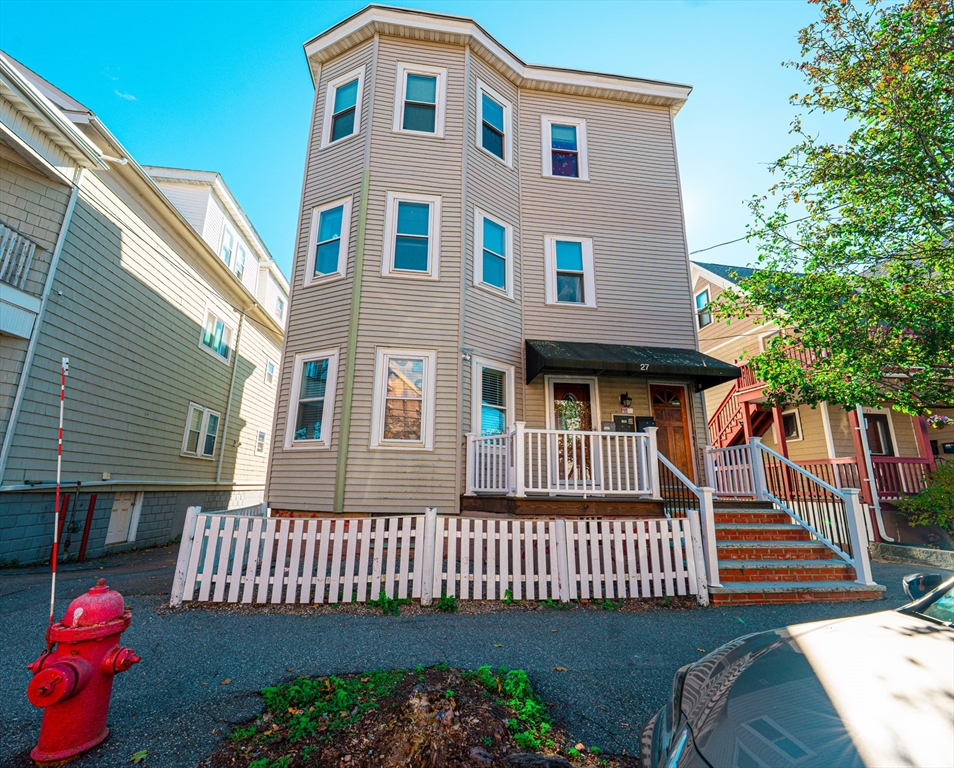 27 Wave Ave, Revere, Massachusetts, 4 Bedrooms Bedrooms, 6 Rooms Rooms,1 BathroomBathrooms,Residential,For Sale,Wave Ave,73549523