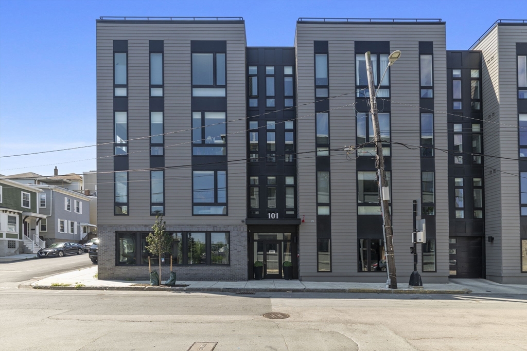 101 Condor St, Boston, Massachusetts, 2 Bedrooms Bedrooms, 4 Rooms Rooms,2 BathroomsBathrooms,Residential Lease,For Rent,Condor St,73549526